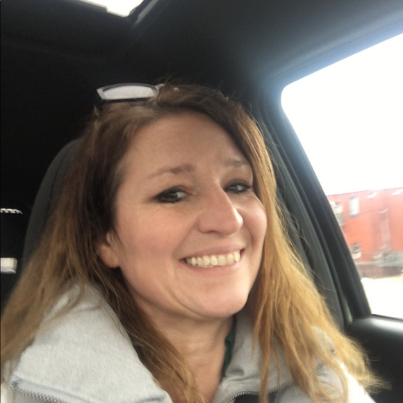 Meet your Posher, Amy - Picture 1 of 1